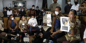 10 Potret Klarifikasi Hotma Sitompul Terkait Masalah Rumah Tangganya, Marah Pada Bams Samsons - Tunjukkan Bukti Desiree Tarigan Bersama Pria Lain