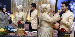 10 Potret Meriah Ultah ke-50 Elly Sugigi, Disebut Habiskan Dana Ratusan Juta - Beri Saweran Buat Tamu