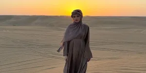 12 Potret Inara Rusli saat di Gurun Pasir Sahara, Penampilannya Tetap Menawan - Nikmati Waktu Sun Rise