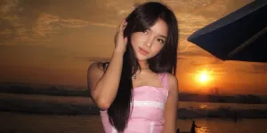 7 Gaya Outfit Fuji yang Bisa Jadi Inspirasi Fashion Untuk Perempuan Bertubuh Mungil