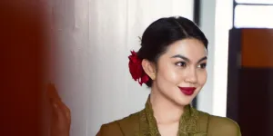 7 Pesona Ariel Tatum Cantik Pakai Batik, Aura Tradisional Tapi Tetap Kekinian