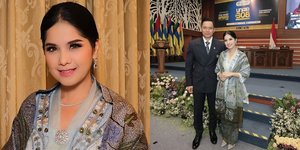 7 Potret Cantik Annisa Pohan Dampingi AHY Terima Gelar Doctor dari Unair, Tidak Pakai MUA Ibukota 