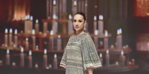 7 Potret Anya Geraldine Jadi Model di Acara Fashion Show Ivan Gunawan
