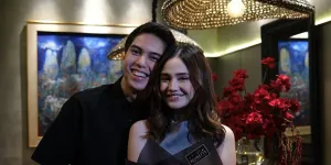 7 Potret Artis Bersama Pacar yang Semakin Lengket, Makin Bahagia Sudah Dilamar