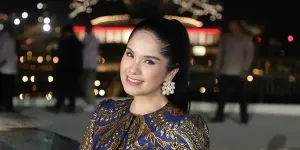 7 Potret Baby Bump Annisa Pohan yang Makin Besar Saat Nyekar Bareng Keluarga ke Makam Ani Yudhoyono