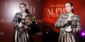 7 Potret Chelsea Islan di Penghargaan The Alpha Under 40, Cantik Menawan dan Berprestasi