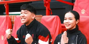 7 Potret Donne Maula Suami Yura Yunita Sumringah Banget Usai MU Menang Atas Liverpool, Kopi Hitam Terasa Manis