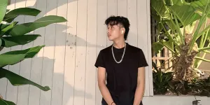 7 Potret Fajar Sadboy yang Tampil Tak Biasa, Curi Perhatian - bak Oppa Korea