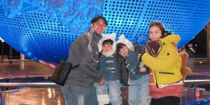 7 Potret Felicya Angelista dan Caesar Hito Ajak Anak-anak ke Universal Studio Beijing