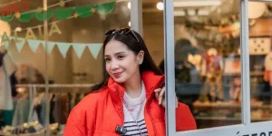 7 Potret Gaya Nagita Slavina di Korea, Tampil Stylish dan Ceria