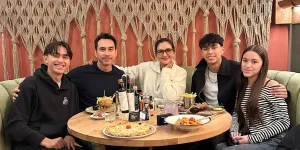 7 Potret Kompak Ketiga Anak Darius Sinathrya yang Semua Sudah Tumbuh Besar