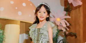 7 Potret Putri Shandy Aulia Saat School Trip, Tak Segan Turun ke Sawah  