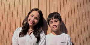 7 Potret Rafathar Terima Penghargaan di Bidang Sepak Bola dari Sekolah, Nagita Slavina Bangga
