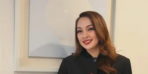 7 Potret Reisa Broto Asmoro Nonton Konser BTS di Korea, Stylish dengan Outfit Berbeda