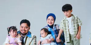 7 Potret Rigen Rakelna dan Istri yang Umumkan Hamil Anak Keempat, Makin Harmonis