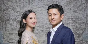 7 Potret Rio Haryanto dan Istri 'Belajar' Sungkem di Acara Pura Mangkunegaran