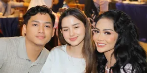 7 Potret Sarah Menzel Datang ke Acara Kris Dayanti, Bukti Kalau Sudah Sangat Dekat