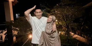 7 Potret Selebriti Tarawih Pertama di Ramadhan 2026, Antusias - Ada yang Bawa Kipas Angin