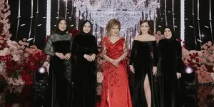 7 Potret Shandy Aulia Rayakan Ultah sang Ibunda ke-68 Tahun, Digelar Super Meriah
