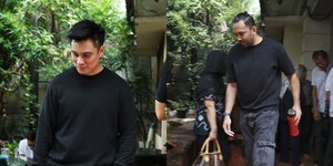 7 Potret Teuku Zacky Ungkap Penyebab Wafatnya Ayah Baim Wong, Ada Tumor di Pankreas - Sosoknya Sudah Seperti Ayah Sendiri 