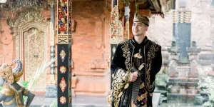 7 Potret Verrell Bramasta Pakai Baju Adat Bali, Pancarkan Aura Bangsawan