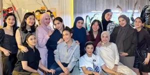 8 Potret Geng Cendol Recreate Meme Viral, Nggak Ada Jaim-jaimnya