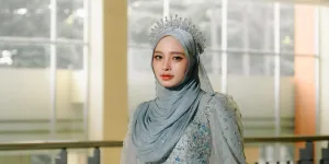 8 Potret Inara Rusli Tampil Anggun Bermahkota, Cantik bak Bidadari
