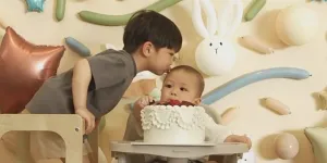 8 Potret Issa Anak Nikita Willy Sayang Banget Sama Adiknya, Kakak yang Ngemong