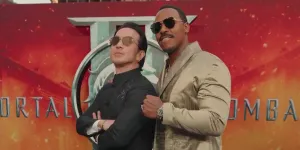 8 Potret Joe Taslim di Gala Screening Mortal Kombat II, Tampil Bareng Mehcad Brooks