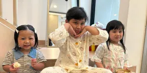 8 Potret Lily Ditinggal Umrah Raffi Ahmad dan Nagita Slavina, Asyik Rayakan Ulang Tahun Sepupu