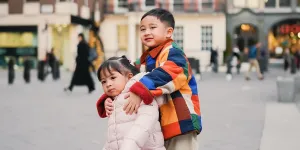 8 Potret Rafathar, Rayyanza dan Ranaima di Eropa, Triple R Ekspresinya Sama Semua