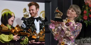 8 Potret SZA sampai Billie Eilish, Musisi yang Berhasil Masuk Nominasi Grammy Awards Tahun Depan!