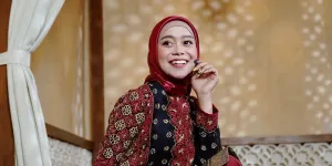 9 Potret Cantik Lesti Kejora Pakai Batik, Tampilkan Keanggunan Warisan Budaya
