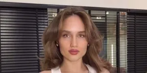 9 Potret Cinta Laura yang Ubah Gaya Rambut Blowout 90-an, Arya Vasco Ikut Menemani