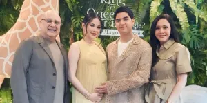 9 Potret Maia - Irwan dan Ahmad Dhani - Mulan di Gender Reveal Alyssa Daguise