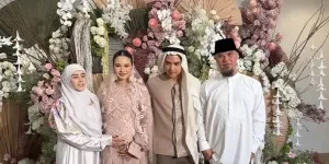 9 Potret Mulan Jameela Ajak Anak Angkat ke Pengajian 4 Bulan Alyssa Daguise