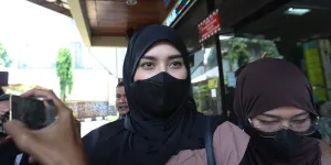 Adly Fairuz dan Angbeen Rishi Ternyata Sudah Pisah Rumah, Kini Sepakat Bercerai