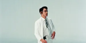 Afgan Bagikan Momen di Balik Layar MV Kacamata, Bawa Nuansa Estetik Era 90-an