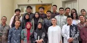Agnez Mo Diundang Bukber di KJRI Dubai, Cantik Pakai Gamis
