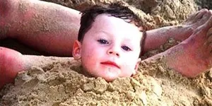 Aksi Kai Sang Buah Hati Wayne Rooney