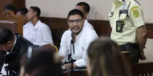 Ammar Zoni Kirim Bunga dan Surat Cinta untuk Ulang Tahun Dokter Kamelia