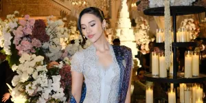 Anya Geraldine Tampil Anggun Berkebaya Saat Kondangan, Cantik Maksimal
