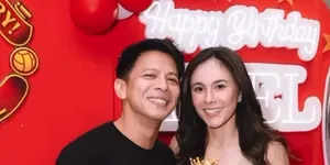 Wulan Guritno Rayakan Ultah Ariel NOAH, Berpelukan Hangat