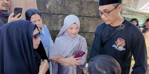 Arsy Hermansyah Wakili Anang Hermansyah dan Ashanty Serahkan Sapi Kurban