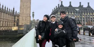 Audy dan Iko Uwais Liburan ke London di Penghujung 2025