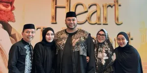 Ayu Ting Ting Hadiri Kajian Habib Umar bin Hafidz, Tak Kuasa Tahan Tangis Saat Bertanya