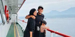 Ayudia Bing Slamet Road Trip Bareng Keluarga Naik Kapal