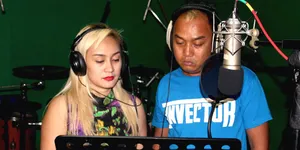Azis Gagap Duet Dengan Lia Ladysta