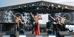 Baekho Bikin Geger Waterbomb Festival Bali 2025, Shirtless di Atas Panggung