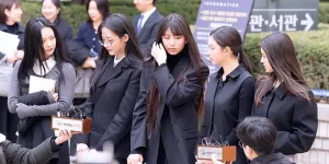 Beredar Tudingan NewJeans jadi Korban Intervensi Bang Si Hyuk dan HYBE